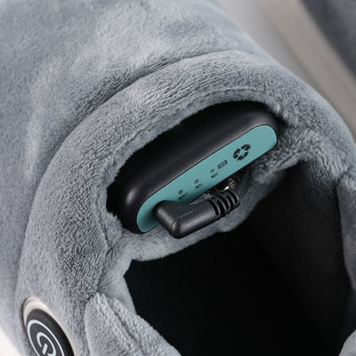 Серое электрическое устройство для подогрева ног 110В с регулируемыми настройками температуры, позволяющими настраивать тепло для максимального комфорта во время